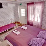 Vaihmalan Hovi 3*