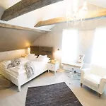 Vaihmalan Hovi 3*