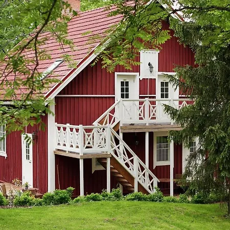 Hotel Vaihmalan Hovi 3*
