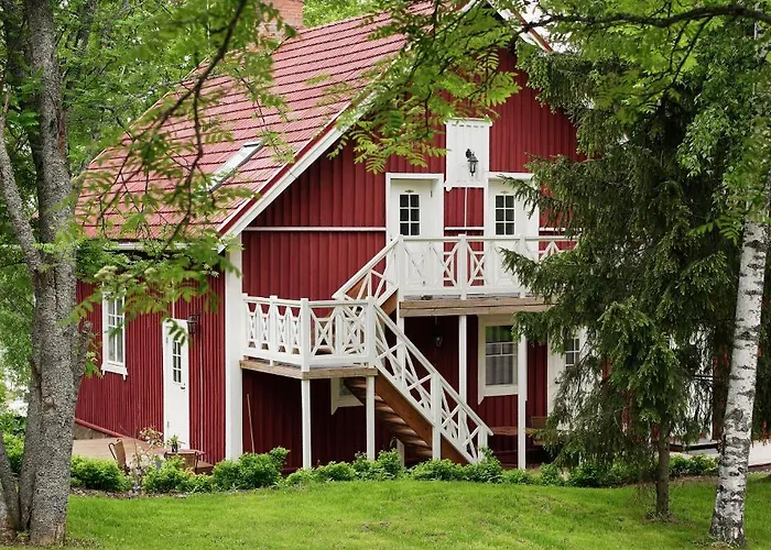 Hotel Vaihmalan Hovi 3*